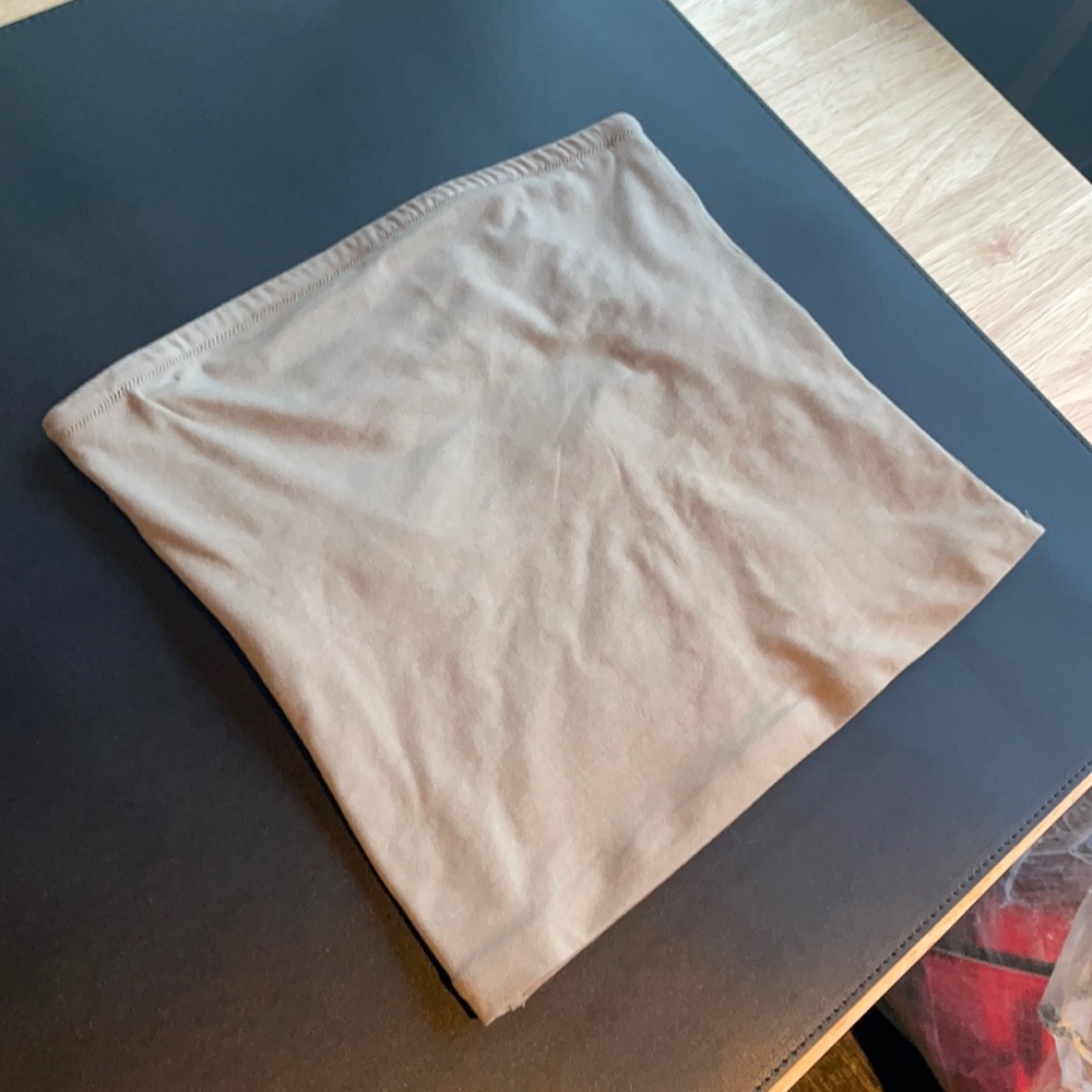 Everlane tube top with built in shelf bra!